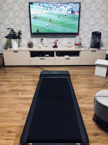 Luyện tập chạy bộ khi xem bóng đá