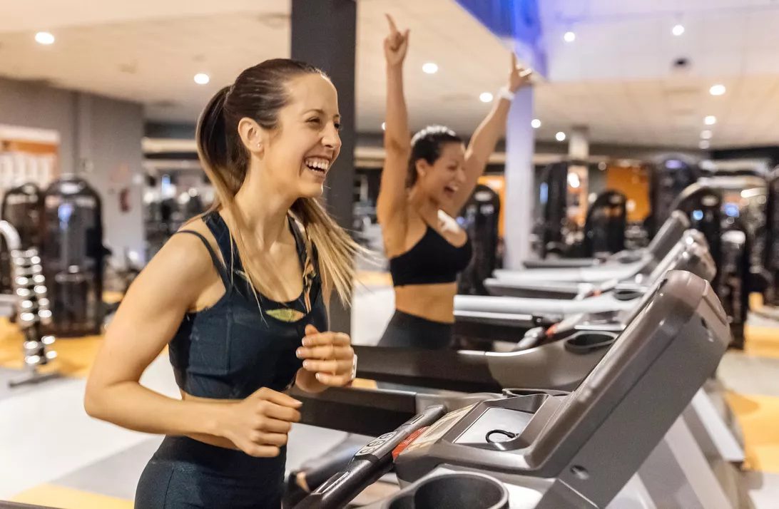 6 lý do sử dụng máy chạy bộ, 8 bài tập thú vị trên máy chạy bộ
