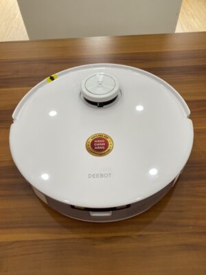 Hình ảnh thực tế Ecovacs Deebot T10 tại cửa hàng Cao Thiên Phát