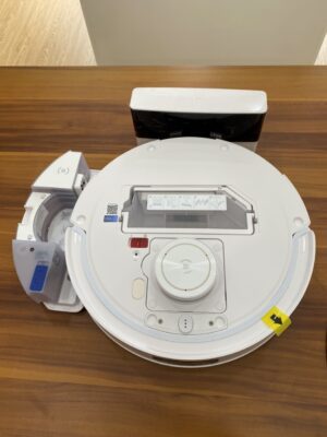Hình ảnh thực tế Ecovacs Deebot T10 tại cửa hàng Cao Thiên Phát