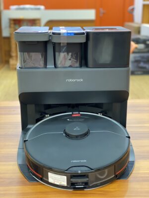 Hình ảnh thực tế Roborock S7 MaxV Ultra tại cửa hàng Cao Thiên Phát