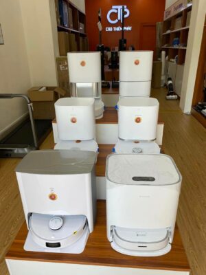 Hình ảnh thực tế robot hút bụi tại cửa hàng Cao Thiên Phát