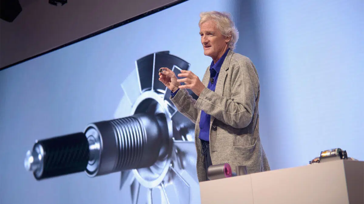 James Dyson thuyết trình về máy hút bụi